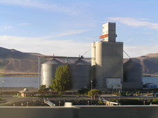 [Arlington, OR: Small Town and a Silo, where US-97 Branches Off]